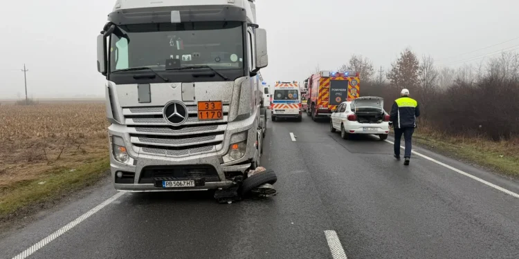 VIDEO FOTO UPDATE Accident devastator pe DN6 (E70)! Cel puțin șase persoane au murit: Impact devastator între un microbuz, un tir și o autocisternă