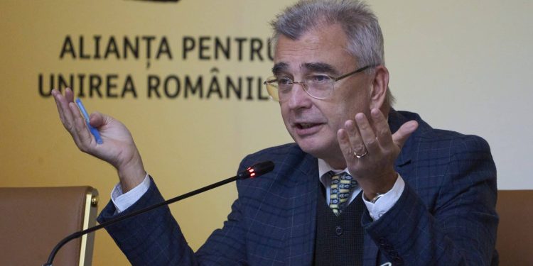 Propunere controversată în politică: eliminarea CNA și CNCD și reducerea numărului de ministere