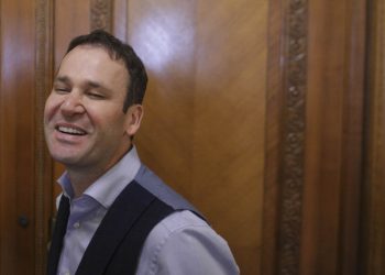 Primăria Sectorului 3, luată la control de DNA. Percheziții la biroul și casa lui Robert Negoiță