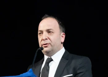 Economistul Adrian Negrescu explică manevra prin care se va scădea inflația din pix: Creșterea prețului energiei nu se mai ia în calcul
