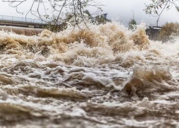 Alertă hidrologică în România: Cinci județe, sub cod galben de inundații