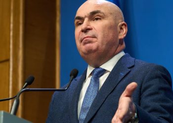 Deținătorii titlului de doctor, următorii vizați de măsurile lui Ilie Bolojan.Indemnizația pentru titlul de doctor scade cu 47%