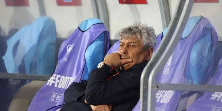 Cine ar putea să conducă România la barajul cu Turcia, dacă Mircea Lucescu nu va putea