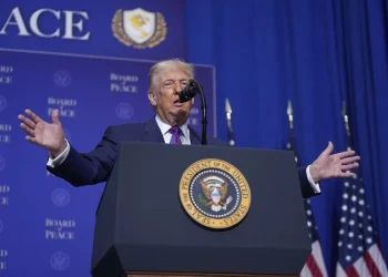 Nicușor Dan, prezentat drept prim-ministru al României de Donald Trump: „Îmi place mult de dumneavoastră”