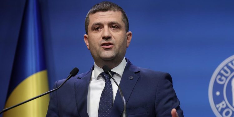 Radu Miruţă, mesaj pentru AUR: Dacă sunt folosiţi pentru a redirecţiona banii care vin din SAFE, le spun să-şi pună pofta în cui