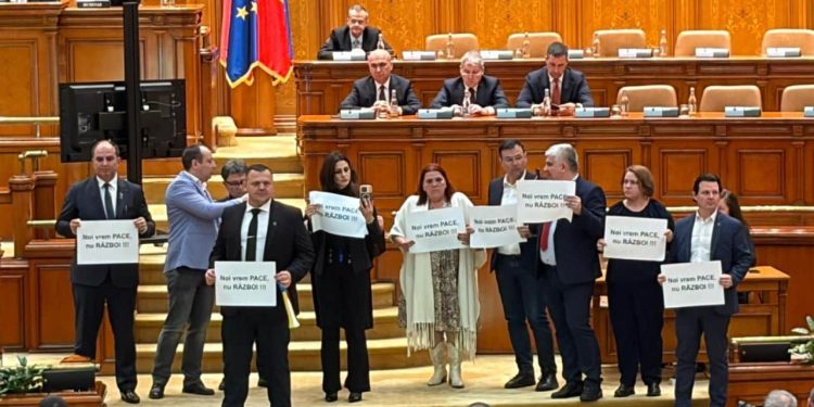 Pedepse dure în Parlament: 50% din salariu tăiat pentru cei care au protestat la ședința privind baza Kogălniceanu
