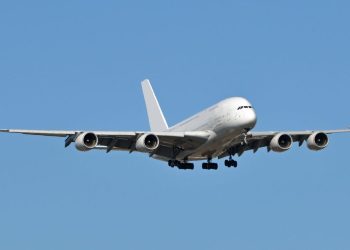 Românii blocați în Emiratele Arabe Unite vor putea pleca: Coridoare aeriene sigure deschise, 48 de zboruri pe oră