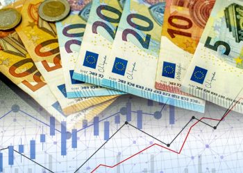 România înregistrează o urcare rapidă a datoriei, în ciuda politicilor de austeritate ale lui Bolojan