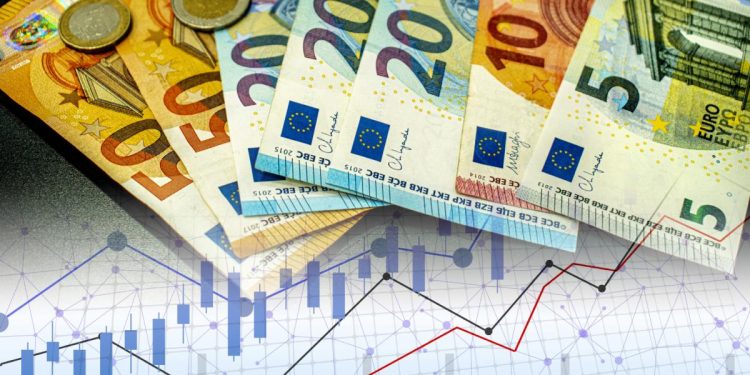 România înregistrează o urcare rapidă a datoriei, în ciuda politicilor de austeritate ale lui Bolojan