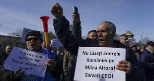 Protest degenerat în violențe în Piața Victoriei: bătaie între jandarmi și mineri, intervenție SMURD