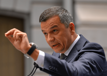 Sorin Grindeanu amenință parlamentarii AUR după scandalul din Parlament: „Există pedepse în regulament”