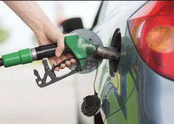 România, în alertă - Statul român ia în calcul reducerea accizelor la carburanți: mai multe scenarii pe masă