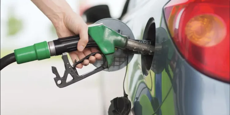 România, în alertă - Statul român ia în calcul reducerea accizelor la carburanți: mai multe scenarii pe masă