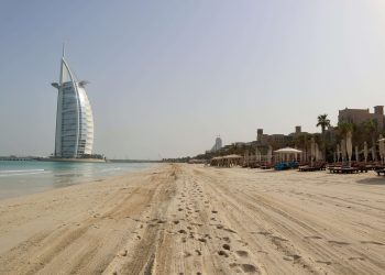 Războiul lovește turismul din Dubai: plaje pustii și oferte masive la hoteluri