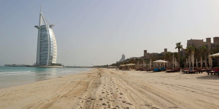 Războiul lovește turismul din Dubai: plaje pustii și oferte masive la hoteluri