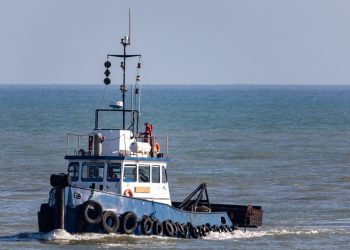 Tragedie în Portul Midia: remorcher scufundat, un mort și mai multe persoane dispărute