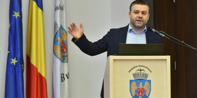 Ciprian Ciucu iese pe teren și amenință: „Dați amenzi la agenții și ministere”