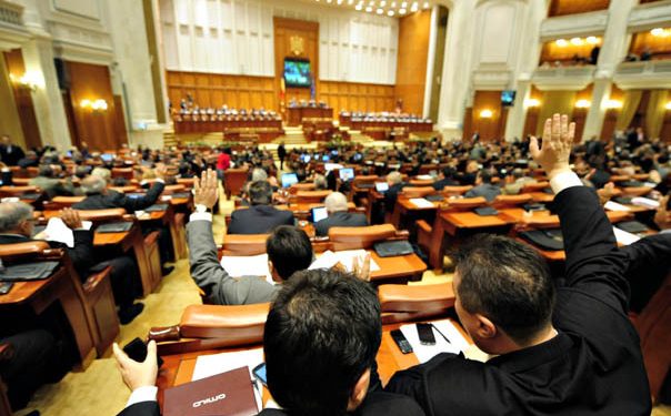 USR declanșează ofensiva: Nicușor Dan, chemat să oprească controversata decizie PSD-PNL-UDMR
