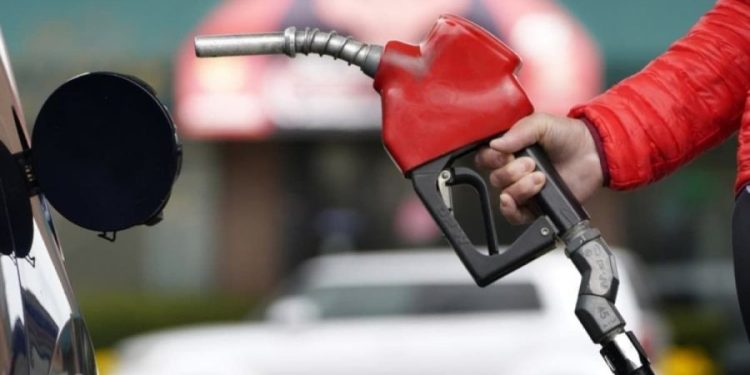 Președinția anunță măsuri după negocierile privind prețul carburanților