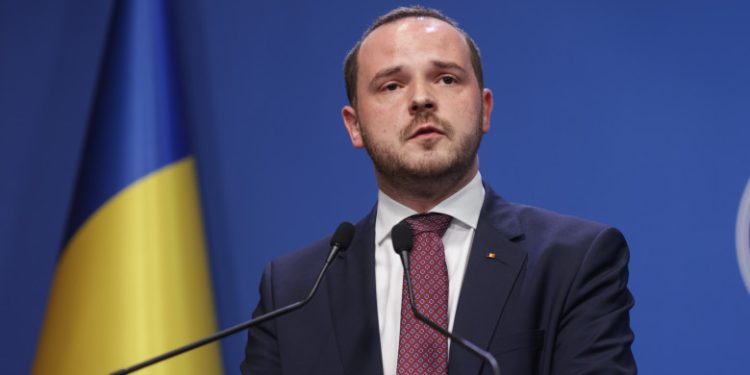 România plătește sute de milioane după contractul cu Pfizer. Ministrul Sănătății: „Campania a fost greșit gestionată”