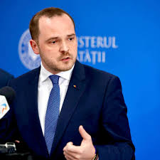 Scandalul vaccinurilor ajunge la negocieri directe: Rogobete merge în SUA pentru discuții cu Pfizer