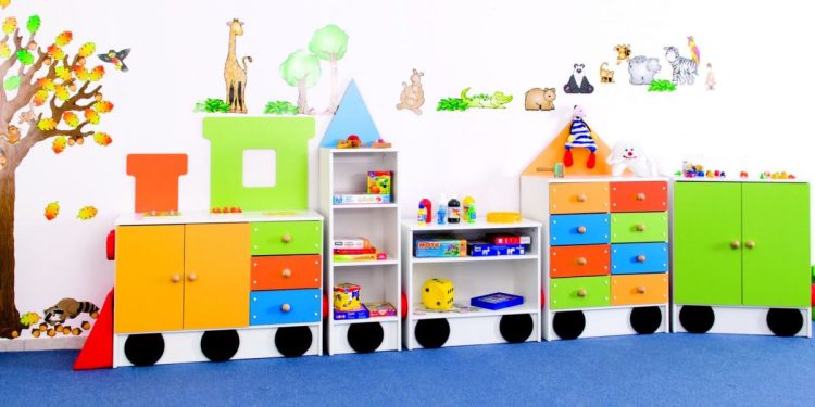 Scene revoltătoare într-o grădiniță: părinții spun că educatoarea îi punea pe copii să se bată