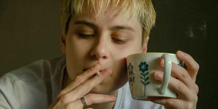 Dacă faci asta în fiecare dimineață, la cafea, află că, în timp, creierul tău se va micșora. La propriu!
