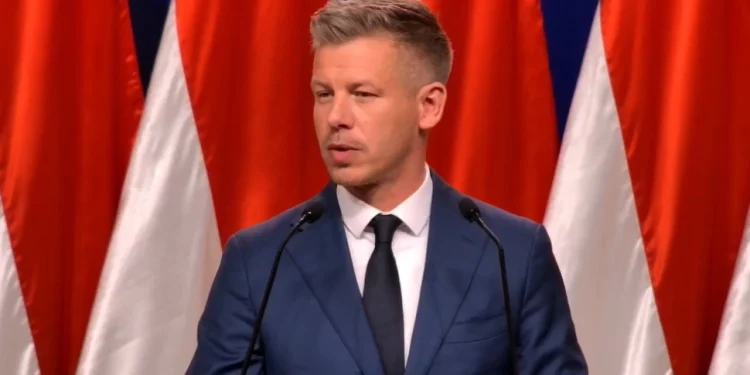 Magyar anunță taxă pe averile de peste un miliard de forinți. Premierul, atacat cu un ou în timpul discursului: „Nu e nicio problemă!”