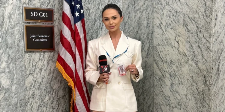 Realitatea Plus, televiziunea românească acreditată permanent la Senatul SUA. Ana Maria Păcuraru, singurul jurnalist român în mijlocul evenimentelor de la Washington
