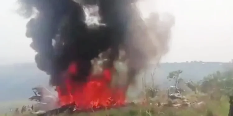 Cel puțin 13 morți după prăbușirea unui avion militar. Pilotul a încercat o aterizare de urgență
