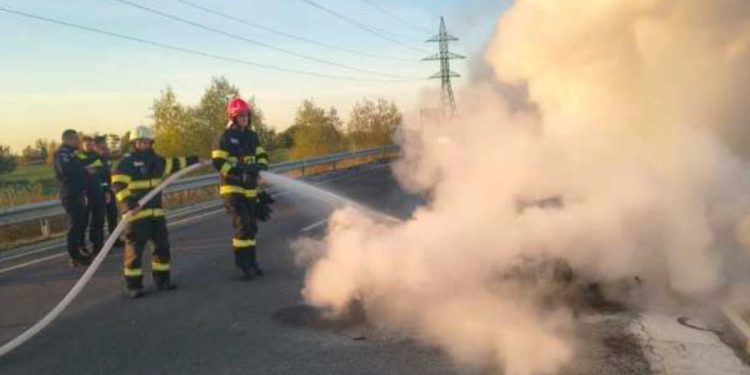 Accident grav pe centura Sătmarului. Un motociclist de 29 de ani a murit după impactul cu două autoturisme