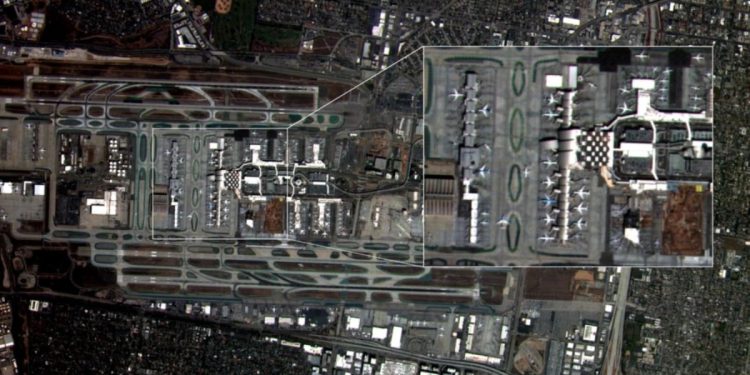 Noua armă a Chinei, luată la ochi de un satelit polonez. Ce se construiește la Dalian