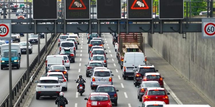 Trafic restricționat pe strada Dristorului din București, începând de vineri. Recomandările Brigăzii Rutiere pentru șoferi